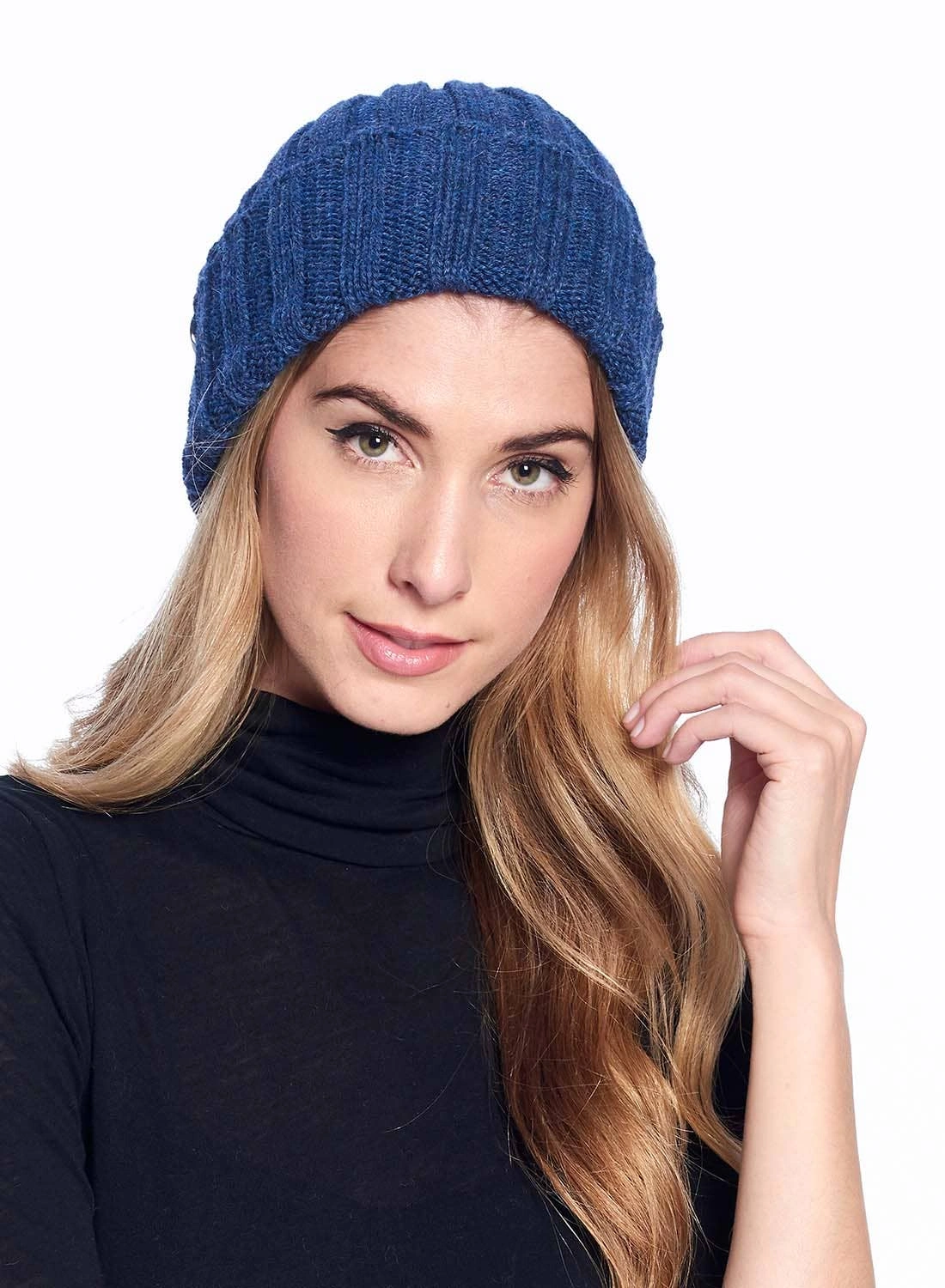Cozy Alpaca Beanie Azul - Accordion Style Knit